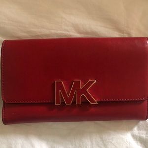RED MICHAEL KORS WALLET